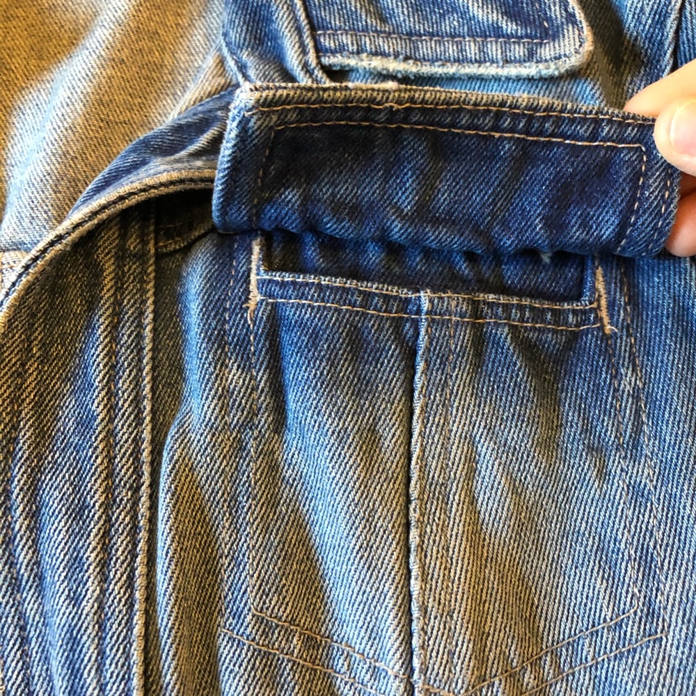 Unique Buttonless Jean Jacket - image 5